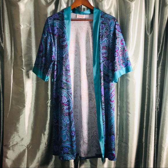 Exclusively Yours Robe Kimono - Picture 1 of 5